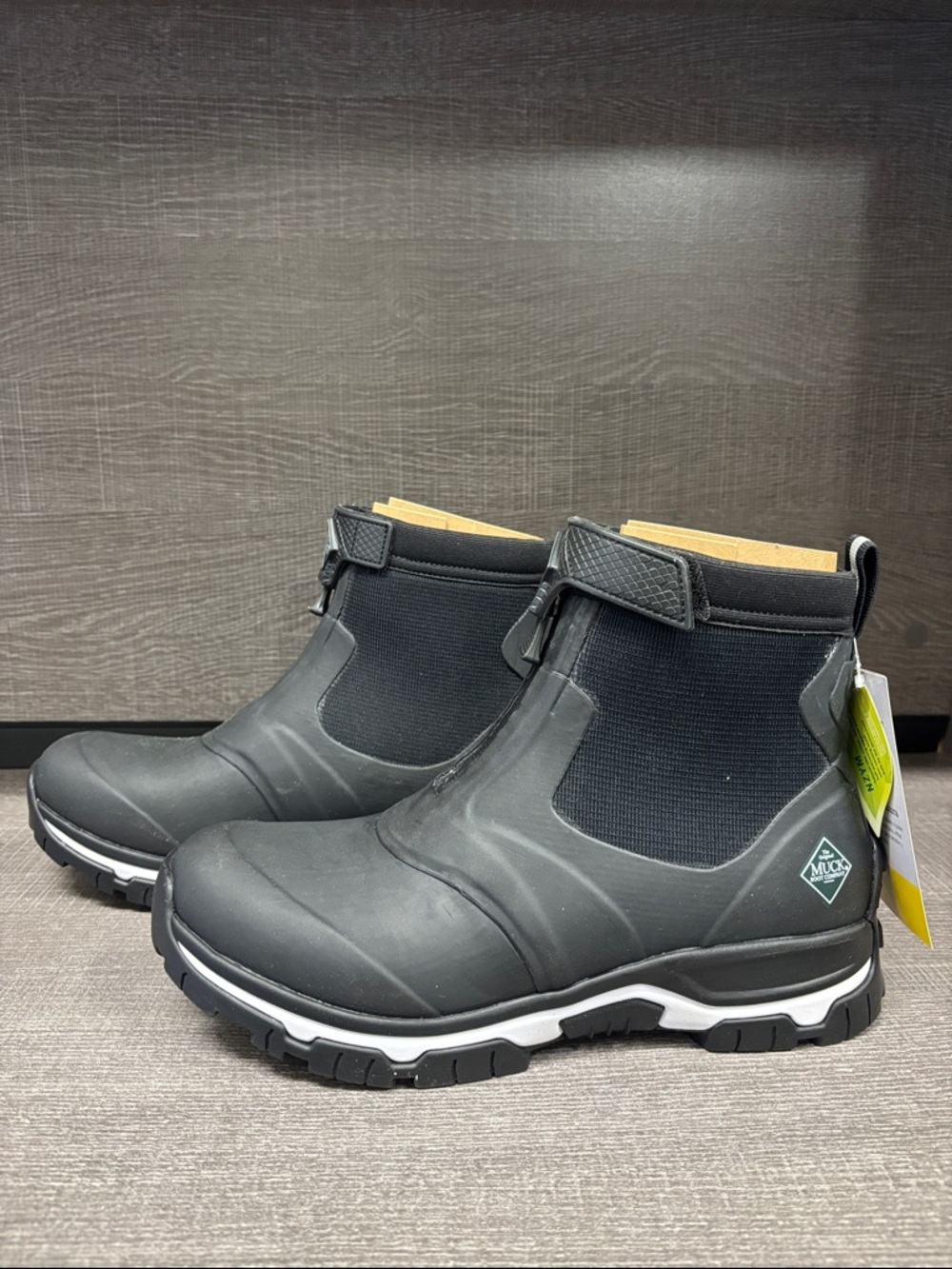 Women's Muck Apex Mid Zip Boot (Black) - Size 11